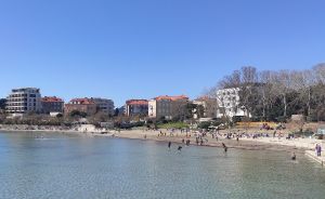 Na splitskim Bačvicama pomlatili se stranci - Jedan drugom polomili nos