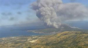 Na Čiovu izgorjelo 450 hektara - Stigli kanaderi, još djelomično gori