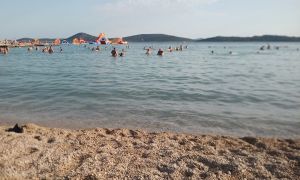 STRAVA U VODICAMA Žena umrla na plaži, a ljudi nisu ni primjetili: "Igrali su picigin!"