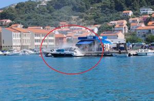 VIDEO Ugašen požar na motornoj jahti u Rabu