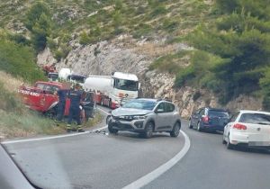 Sudar vatrogasnog i osobnog vozila u Dubrovniku