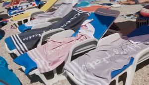 Baška voda na 5 km plaže ima više od 100 koncesionara i 2 tisuće ležaljki!