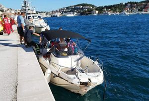 Gliser se nasukao na otok Koločep, ozbiljno ozlijeđene četiri osobe