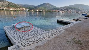 U Seget Vranjici izbetonirali i "privatizirali" rivu za sebe - Morat će je rušiti o svom ili trošku susjeda!