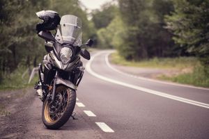 Motociklist u Makarskoj usmrtio 90-godišnjeg pješaka