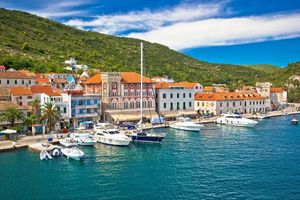 Ovako iz Ministarstva turizma objašnjavaju zašto nam nisu rekli (potpunu) istinu oko nadzora TZ Vis