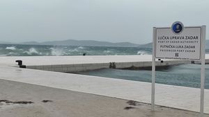 JAKO JUGO I NEVERE Brojne linije u prekidu - Narančasti meteoalarm za Jadran