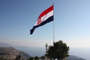 Kazneno prijavljen jer se na društvenim mrežama izrugivao grbu, zastavi i himni RH