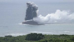 FOTO/VIDEO Kod Japana se 'uzdigao' novi otok