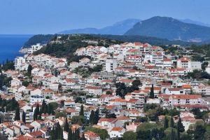 U Dubrovniku se prosječnom godišnjom plaćom mogu kupiti tri kvadrata stana