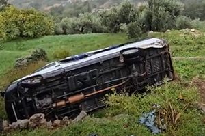 Školski kombi sletio s ceste u splitskom zaleđu!