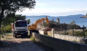 Na Čiovu nastavljeno je uklanjanje bespravno izgrađenih objekata