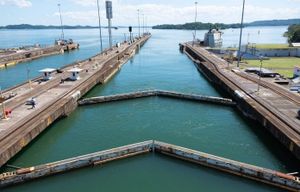 Brodari i brodovlasnici istražuju alternativne rute za presušeni Panamski kanal