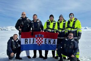 Sedam Riječana na Antarktici, na luksuznom polarnom kruzeru Scenic Eclipse