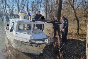 Policajci spašavali 21 migranta od utapanja!
