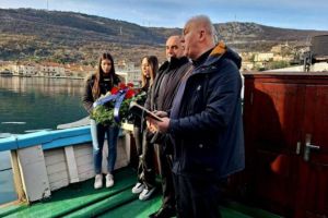 Polaganjem vijenca u more sa školskog broda Vila Velebita, Pomorska škola Bakar proslavila 174. obljetnicu postojanja