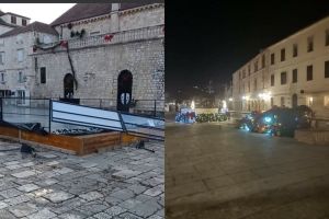 Bura u Hvaru "razmontirala" Božić - nastradali i bor i klizalište