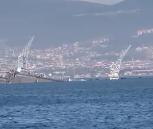 VIDEO Prilikom ukrcavanja jahte, u brodogradilištu potonuo plutajući dok!