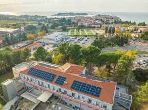 Dom za starije i nemoćne u Poreču dobio fotonaponsku elektranu