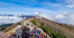 Doček na najvišoj razini - Istrijani novu 2024. pozdravili s vrha Učke!