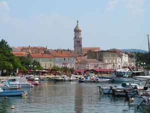 Turistička ambulanta u Krku radi u jednoj smjeni: "Četiri sata sam čekao na red s bolesnom kćeri"