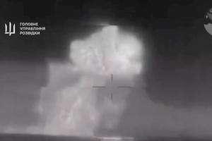 VIDEO Pogledajte trenutak udara ukrajinskog drona u veliki ruski desantni brod