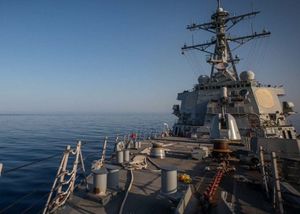 Veliki napad Hutista na američke razarače i trgovačke brodove - Američka mornarica: "Oborili smo 15 dronova!"