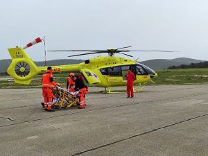 FOTO Prvi put intervenirao tim Helikopterske hitne medicinske službe - Prijevoz mladog pacijenta s Lošinja u KBC Rijeka