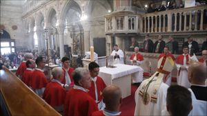 Uskrsno slavlje u prekrasnoj šibenskoj katedrali