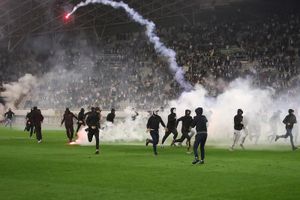 PORUKA POLITIČARIMA:  Odmah obećajte zaustaviti stadionske teroriste i ispunite to nakon izbora!