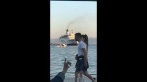 Kotrlja se turistički šušur u splitskoj luci