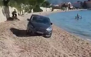 Nijemac u Žaboriću upao s automobilom u "prvi red do mora"