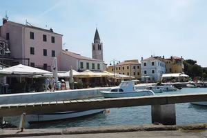 Fažana se priprema za sezonu - obnovljen zvonik, a vrata crkve donirao jedan poduzetnik!