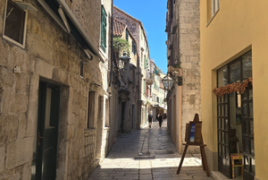 Vridne omiške ruke - gusarske gastro delicije za prste polizati!