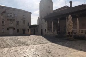 Dječak pronašao novac u Trogiru - Policija poziva vlasnika da se javi u postaju
