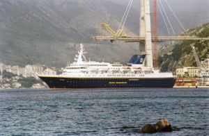 U Dubrovnik je trebao uploviti 1991. no prvi posjet odgođen je zbog ratnog vihora