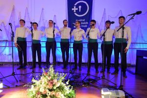 U Bolu na Braču 24. večer klapa debitanata omiškog Festivala