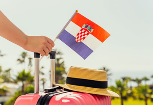 TURISTIČKE NAVIKE HRVATA Volimo dulja ljetna putovanja automobilom kod rodbine i prijatelja!