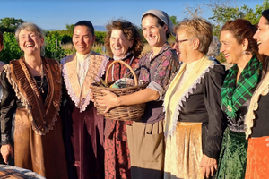 PRVA IKAD Kostimirana turistička šetnja Šoltom!