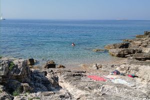 ŠOK S DRVENIKA VELOG Okupator plaže iz Poljske ošamario ženu - Policija i njemu i ženi uručila prekršaj!