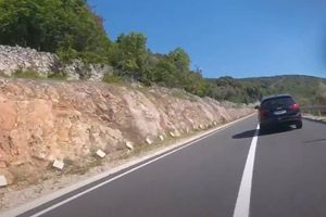 Prometna nesreća na Cresu - vozi se otežano!