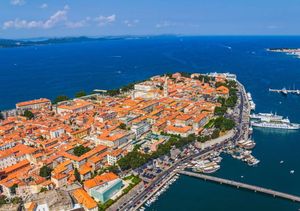 Prva generacija diplomskog studija "Organizacija u pomorstvu" Pomorskog odjela Sveučilišta u Zadru