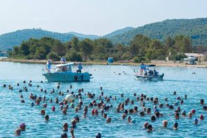 Plivački maraton u Raslini