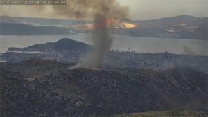 Gori na više mjesta u Dalmaciji: Hvar, Žrnovnica, Kornati...