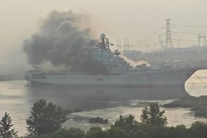 U Kini izgorio stari sovjetski nosač zrakoplova!