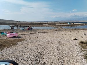 ZATRPAVANJE MORA ZBOG HODOČASNIKA? U Vrsima traje sustavna devastacija - otok Zečevo više nije otok nego poluotok!