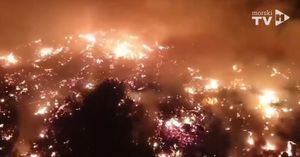 Sinoć izbio požar deponija na Visu - Pod nadzorom je