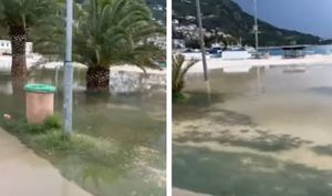 Jaka kiša potopila i Omiš - poplavile ulice i plaže!