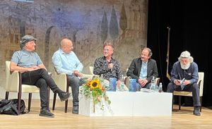 Gibonni u Hvaru predstavio knjigu poezije izdanu u Latinskoj Americi