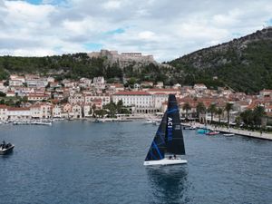 Regata za mlade do 23 godine na Hvaru, a onda stižu i seniori!